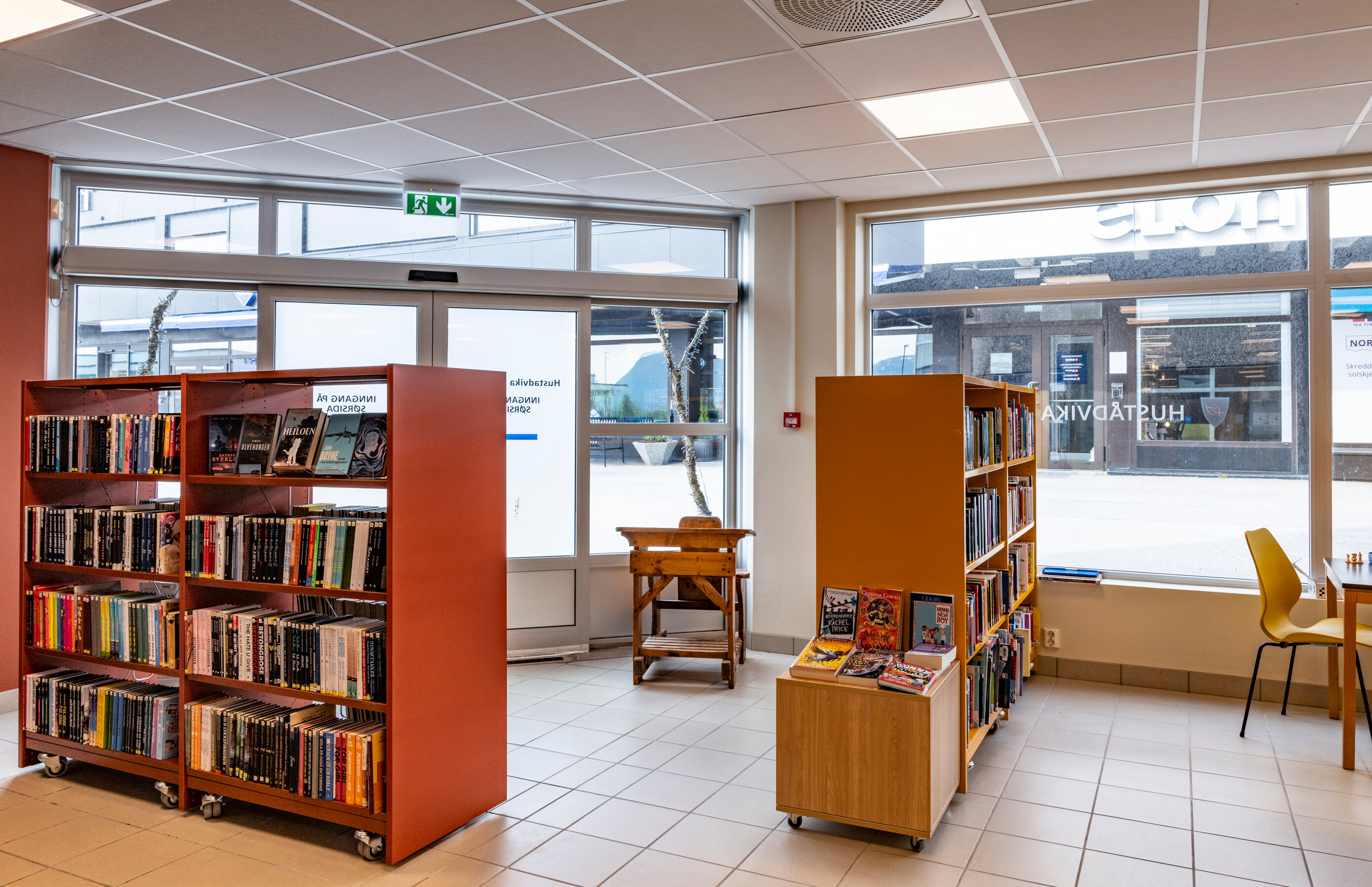 Hustadvika bibliotek, Elnesvågen