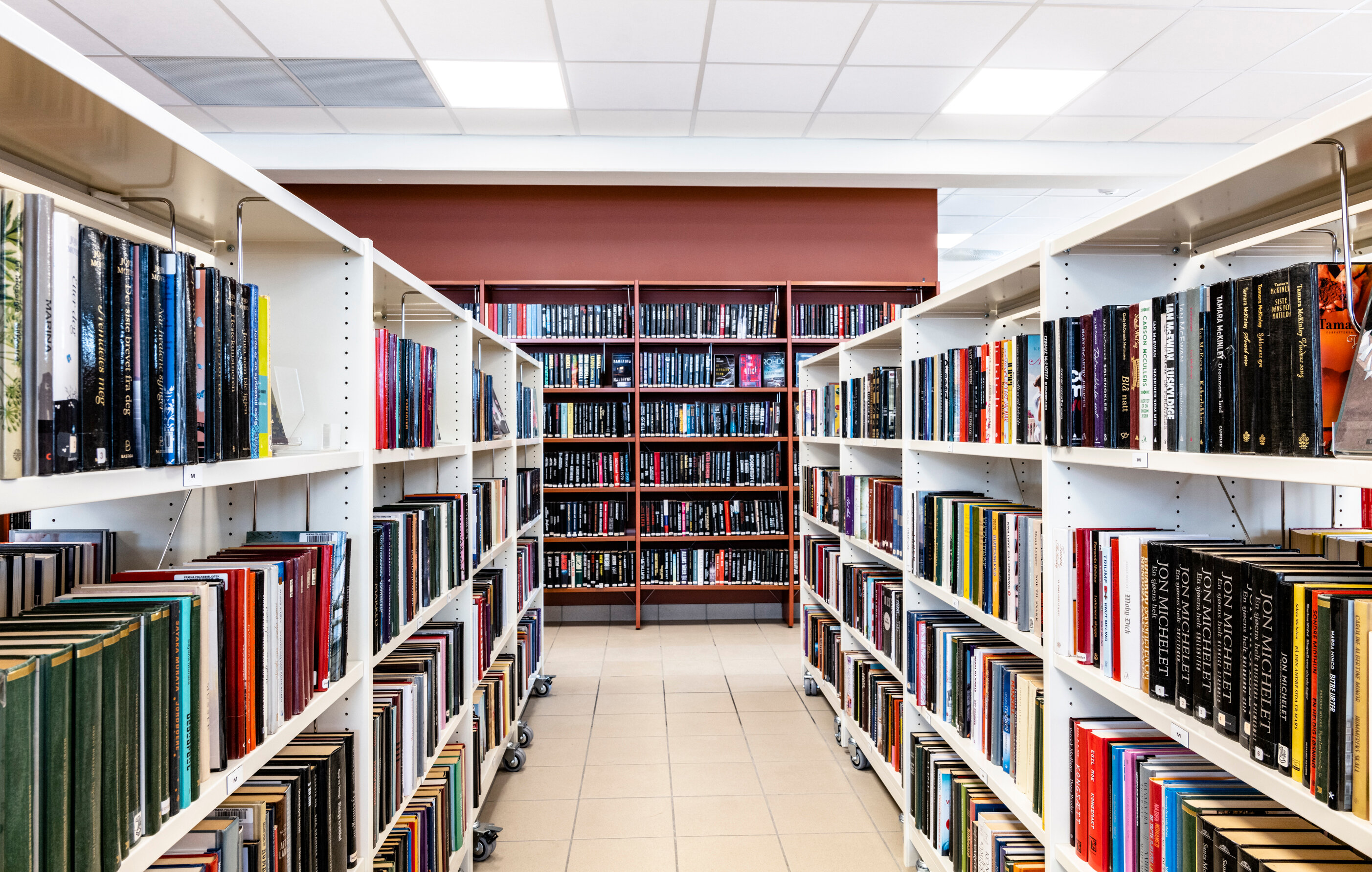 Hustadvika bibliotek, Elnesvågen